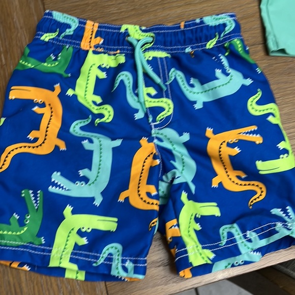 Carter’s Swim Set - Picture 2 of 6